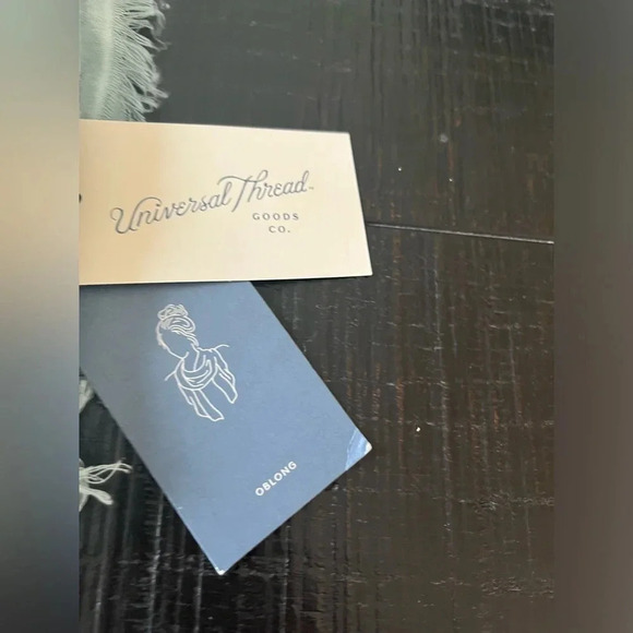 NWT Universal Thread Green fall scarf oblong fringe - Picture 2 of 4